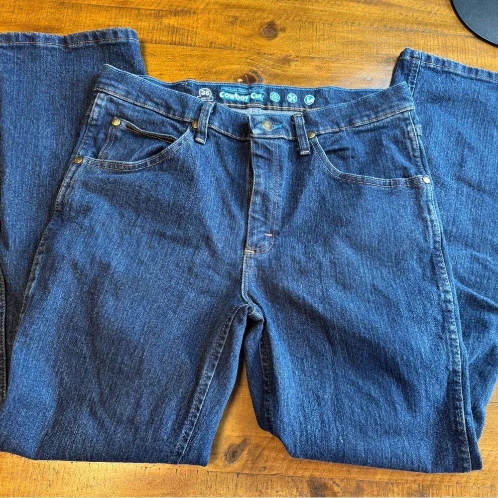 Wrangler Slim Fit Cowboy Cut Blue Jeans Men's 32 x 30 new‎